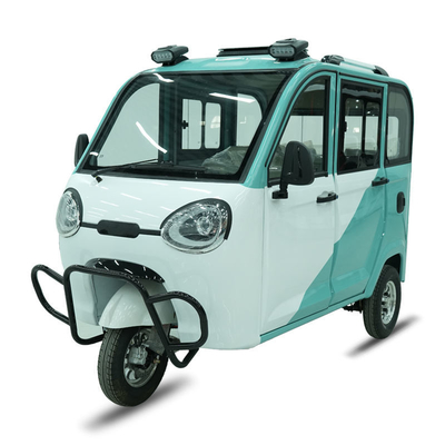 Triciclo elettrico Tuk Tuk 1800W per passeggeri, stazione di ricarica rapida, veicolo chiuso, autonomia 180km